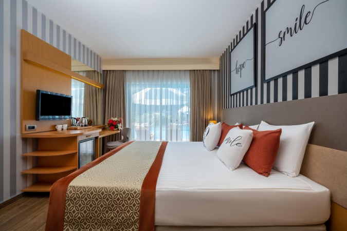 Göl Evleri Swim Up Oda