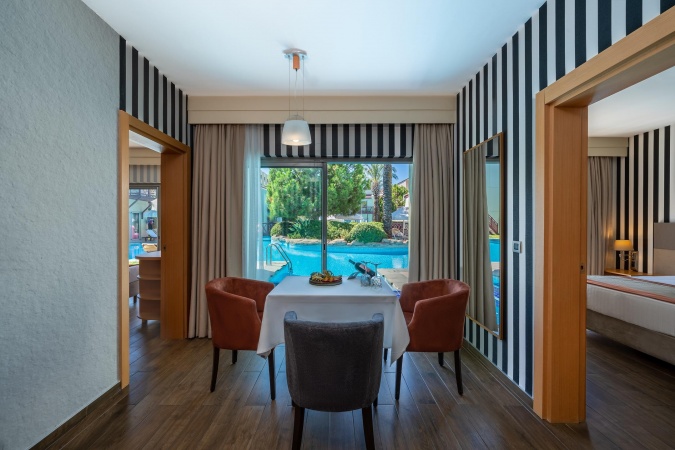 Göl Evleri Swim Up Oda