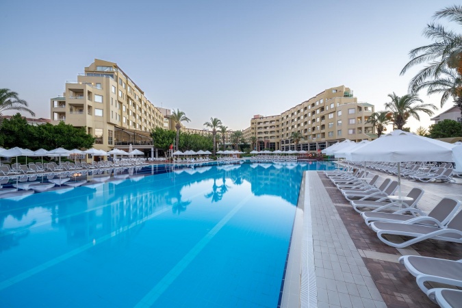 Ana Havuz Genel Görünüm 